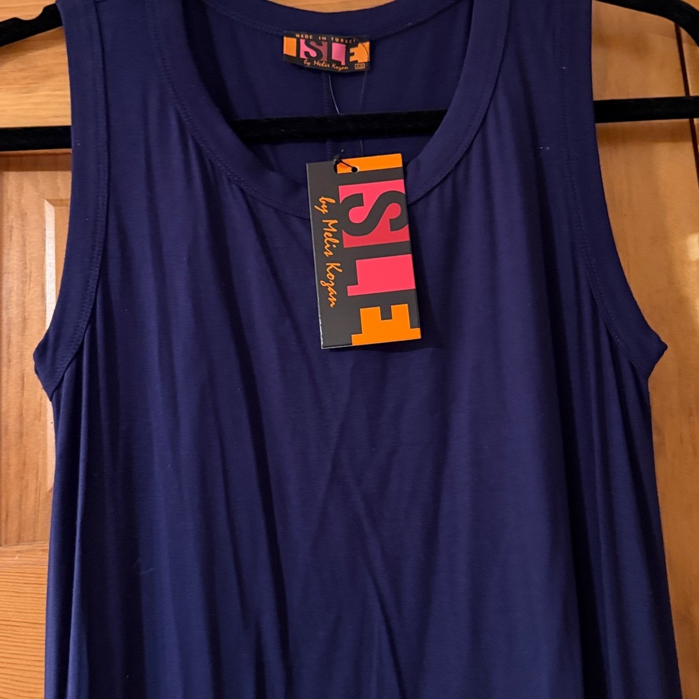Isle NWT Sleeveless Navy Dress side pockets, stretchy size XS - Picture 4 of 7